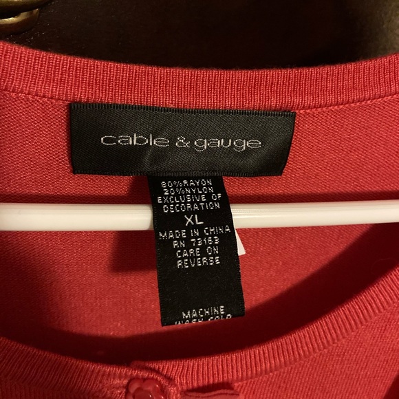 Cable & Gauge lightweight sweater - Picture 2 of 4